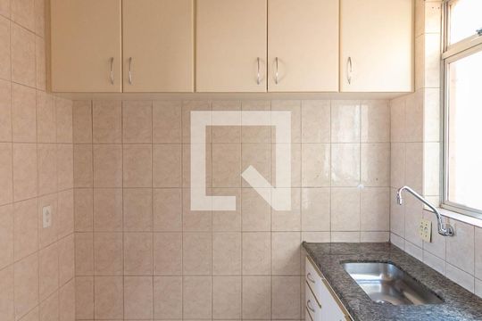 Cozinha e Área de Serviço de apartamento à venda com 2 quartos, 60m² em Indaiá, Belo Horizonte