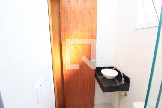Banheiro de apartamento para alugar com 1 quarto, 30m² em Chácara Santo Antônio (zona Leste), São Paulo
