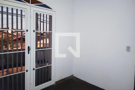 Casa à venda com 4 quartos, 357m² em Vila Joaquim Inácio, Campinas