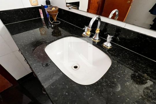 Banheiro 2 de apartamento à venda com 4 quartos, 227m² em Liberdade, Belo Horizonte