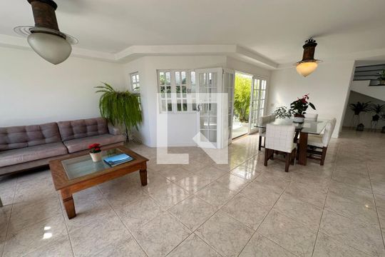 Sala de casa de condomínio à venda com 4 quartos, 278m² em Anil, Rio de Janeiro