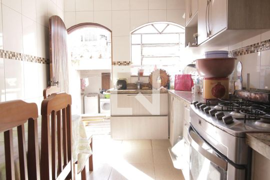 Cozinha de casa à venda com 2 quartos, 294m² em Vila Salete, São Paulo