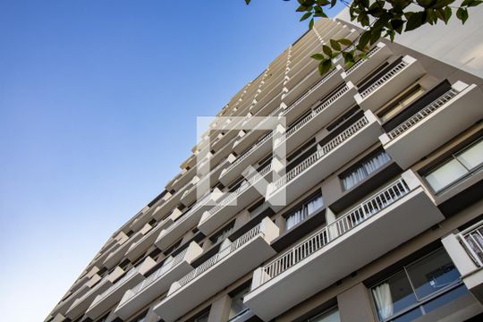 Fachada do bloco de apartamento para alugar com 1 quarto, 27m² em Vila Nova Conceição, São Paulo
