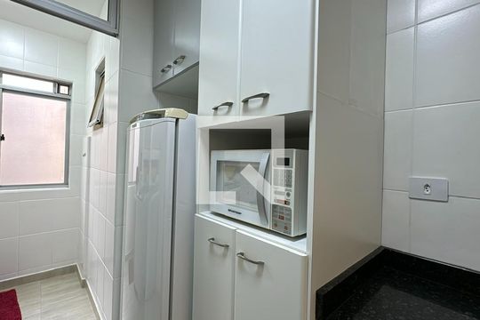 Cozinha de apartamento para alugar com 3 quartos, 72m² em Orleans, Curitiba
