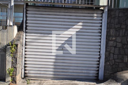 Garagem de casa para alugar com 3 quartos, 120m² em Vila Medeiros, São Paulo