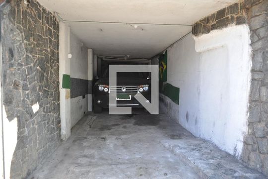 Garagem de casa para alugar com 3 quartos, 120m² em Vila Medeiros, São Paulo