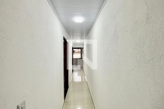 Corredor de casa para alugar com 2 quartos, 60m² em Cidade Nova São Miguel, São Paulo
