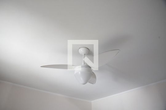 Sala de apartamento para alugar com 2 quartos, 75m² em Vila Tupi, Praia Grande