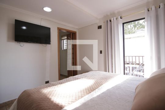 Quarto 1 de casa para alugar com 5 quartos, 360m² em Jardim Fernandes, São Paulo