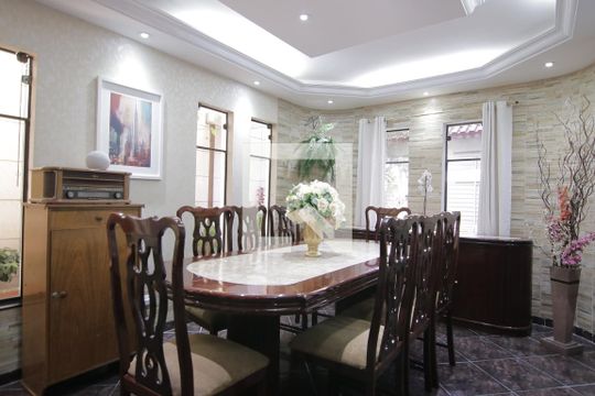 Sala de casa para alugar com 5 quartos, 360m² em Jardim Fernandes, São Paulo