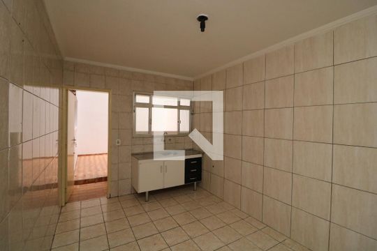 Cozinha de apartamento para alugar com 1 quarto, 68m² em São Mateus, São Paulo