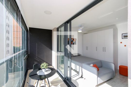 Varanda de kitnet/studio para alugar com 1 quarto, 30m² em Campo Belo, São Paulo