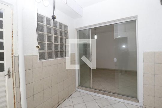 Quintal de casa para alugar com 2 quartos, 109m² em Jardim Paraíso, São Paulo