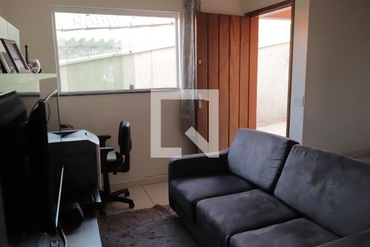 Sala de casa de condomínio à venda com 2 quartos, 75m² em Freguesia do Ó, São Paulo