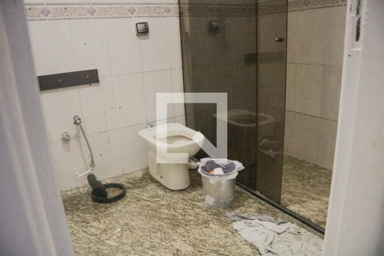 Banheiro de casa de condomínio à venda com 3 quartos, 100m² em Jardim Modelo, São Paulo