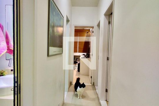 Corredor de apartamento à venda com 3 quartos, 92m² em Lagoa, Rio de Janeiro