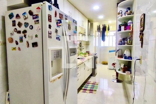 Cozinha de apartamento à venda com 3 quartos, 92m² em Lagoa, Rio de Janeiro