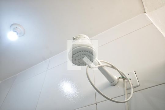 chuveiro de apartamento para alugar com 2 quartos, 75m² em Nazaré, Salvador