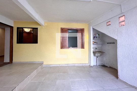 Garagem de casa para alugar com 2 quartos, 90m² em Vila Anglo Brasileira , São Paulo