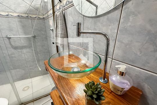 Banheiro de casa para alugar com 2 quartos, 90m² em Vila Anglo Brasileira , São Paulo