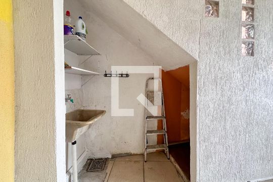 Área de Serviço de casa para alugar com 2 quartos, 90m² em Vila Anglo Brasileira , São Paulo