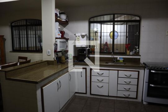 Cozinha de casa à venda com 4 quartos, 238m² em Irajá, Rio de Janeiro