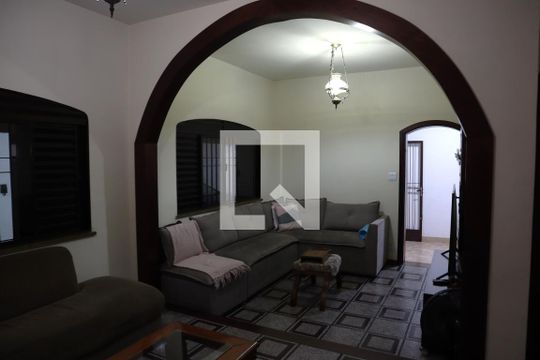 Casa à venda com 4 quartos, 238m² em Irajá, Rio de Janeiro