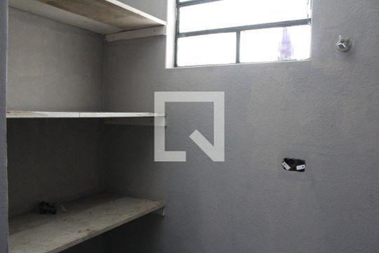Despensa de casa para alugar com 2 quartos, 97m² em Jardim Valeria, Guarulhos