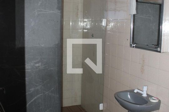Banheiro de casa para alugar com 2 quartos, 97m² em Jardim Valeria, Guarulhos