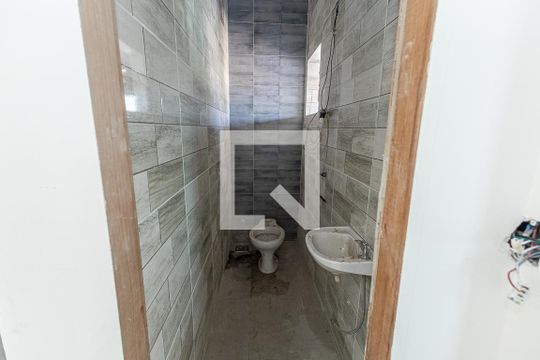 Banheiro de casa à venda com 3 quartos, 275m² em Glória, Belo Horizonte