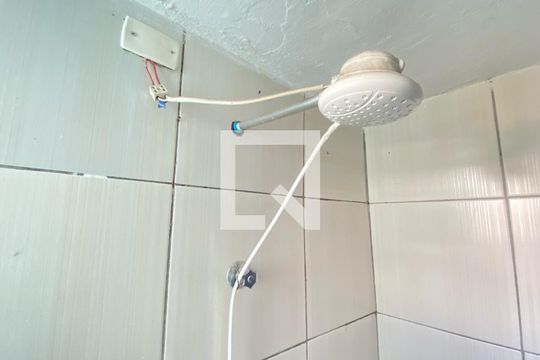 Banheiro  de casa para alugar com 1 quarto, 50m² em Parque Bristol, São Paulo
