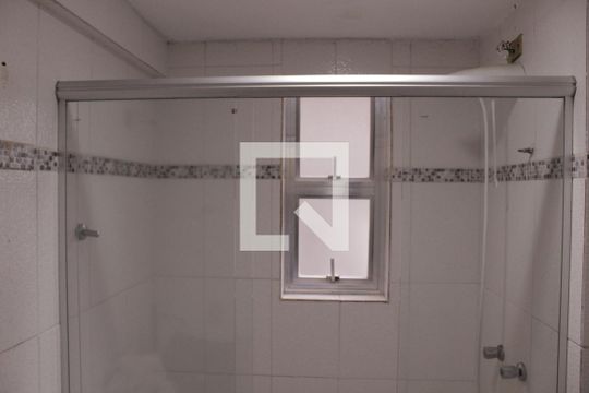 Banheiro de apartamento para alugar com 1 quarto, 43m² em Centro Histórico, Porto Alegre