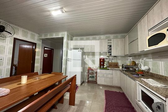 Cozinha de casa à venda com 2 quartos, 120m² em Santos Dumont, São Leopoldo