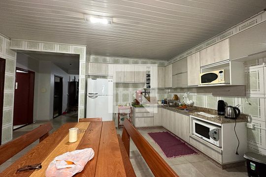 Cozinha de casa à venda com 2 quartos, 120m² em Santos Dumont, São Leopoldo