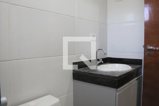 Banheiro de kitnet/studio à venda com 1 quarto, 24m² em Vila Santa Teresa (zona Leste), São Paulo