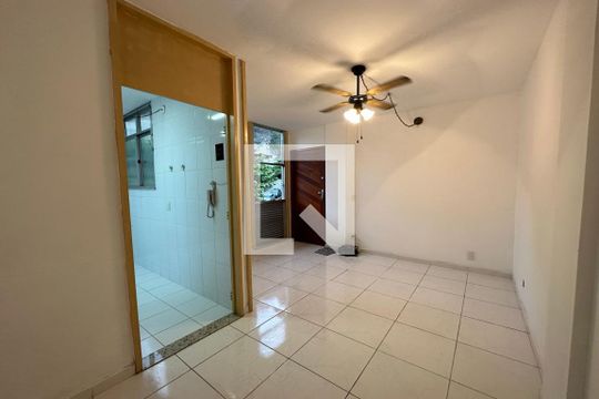 Sala de apartamento à venda com 2 quartos, 55m² em Freguesia (jacarepaguá), Rio de Janeiro