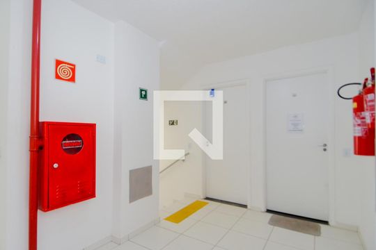 Hall de Entrada de apartamento para alugar com 2 quartos, 48m² em Jardim Dona Meri, Guarulhos