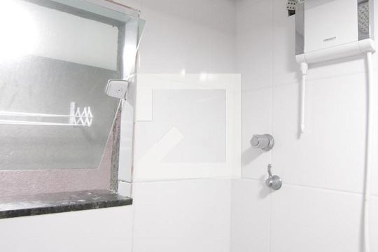 Banheiro de apartamento para alugar com 2 quartos, 44m² em Vila Ré, São Paulo