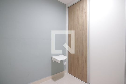 Quarto 1 de apartamento para alugar com 2 quartos, 44m² em Vila Ré, São Paulo