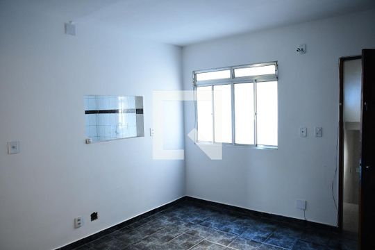Sala de apartamento para alugar com 2 quartos, 62m² em Jardim Rio das Pedras, Cotia
