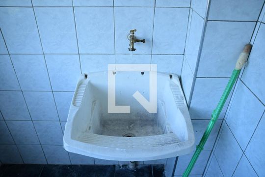 Área de Serviço de apartamento para alugar com 2 quartos, 62m² em Jardim Rio das Pedras, Cotia