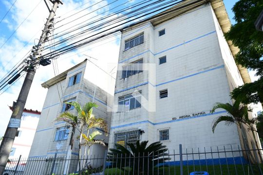 Fachada de apartamento para alugar com 2 quartos, 62m² em Jardim Rio das Pedras, Cotia