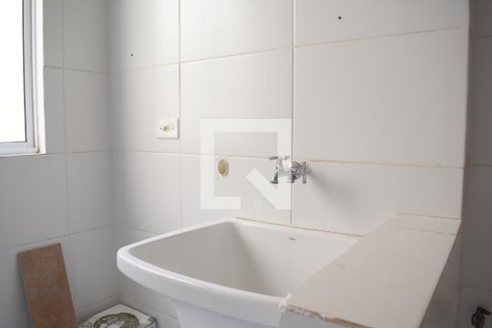 Área de serviço de apartamento para alugar com 2 quartos, 52m² em Fazendinha, Curitiba