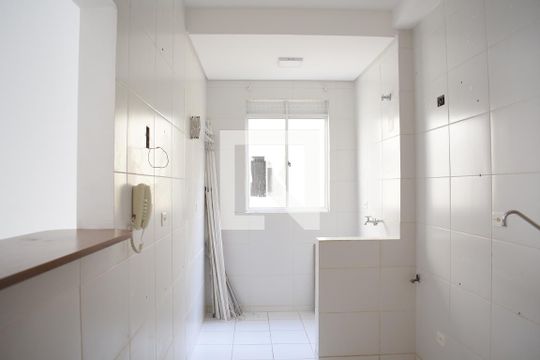 Cozinha de apartamento para alugar com 2 quartos, 52m² em Fazendinha, Curitiba
