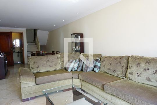 Sala  de casa à venda com 4 quartos, 210m² em Jardim Olympia, São Paulo