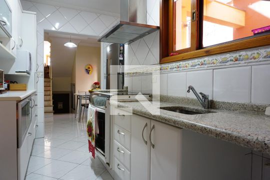 Cozinha  de casa à venda com 4 quartos, 210m² em Jardim Olympia, São Paulo