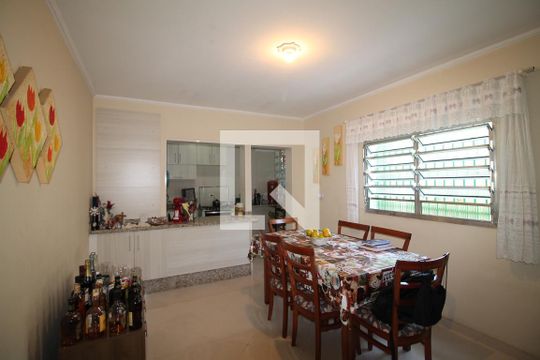 Cozinha de casa à venda com 4 quartos, 200m² em Vila Paranaguá, São Paulo