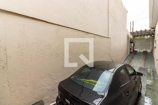 Garagem de casa à venda com 2 quartos, 170m² em Parque Peruche, São Paulo