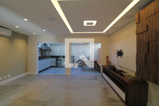 Sala de casa de condomínio à venda com 3 quartos, 91m² em Usina Piratininga, São Paulo