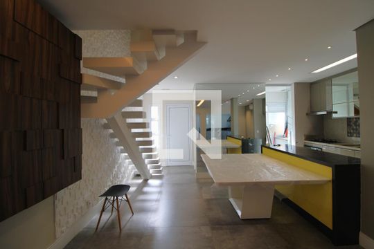 Sala de casa de condomínio à venda com 3 quartos, 91m² em Usina Piratininga, São Paulo